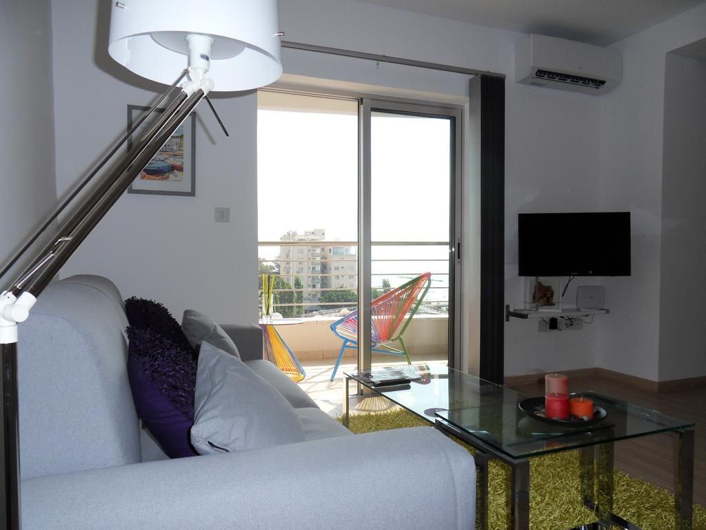 Eden Beach Apartment 611 リマソール 部屋 写真