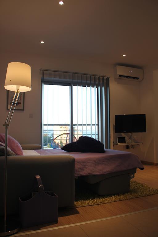 Eden Beach Apartment 611 リマソール 部屋 写真