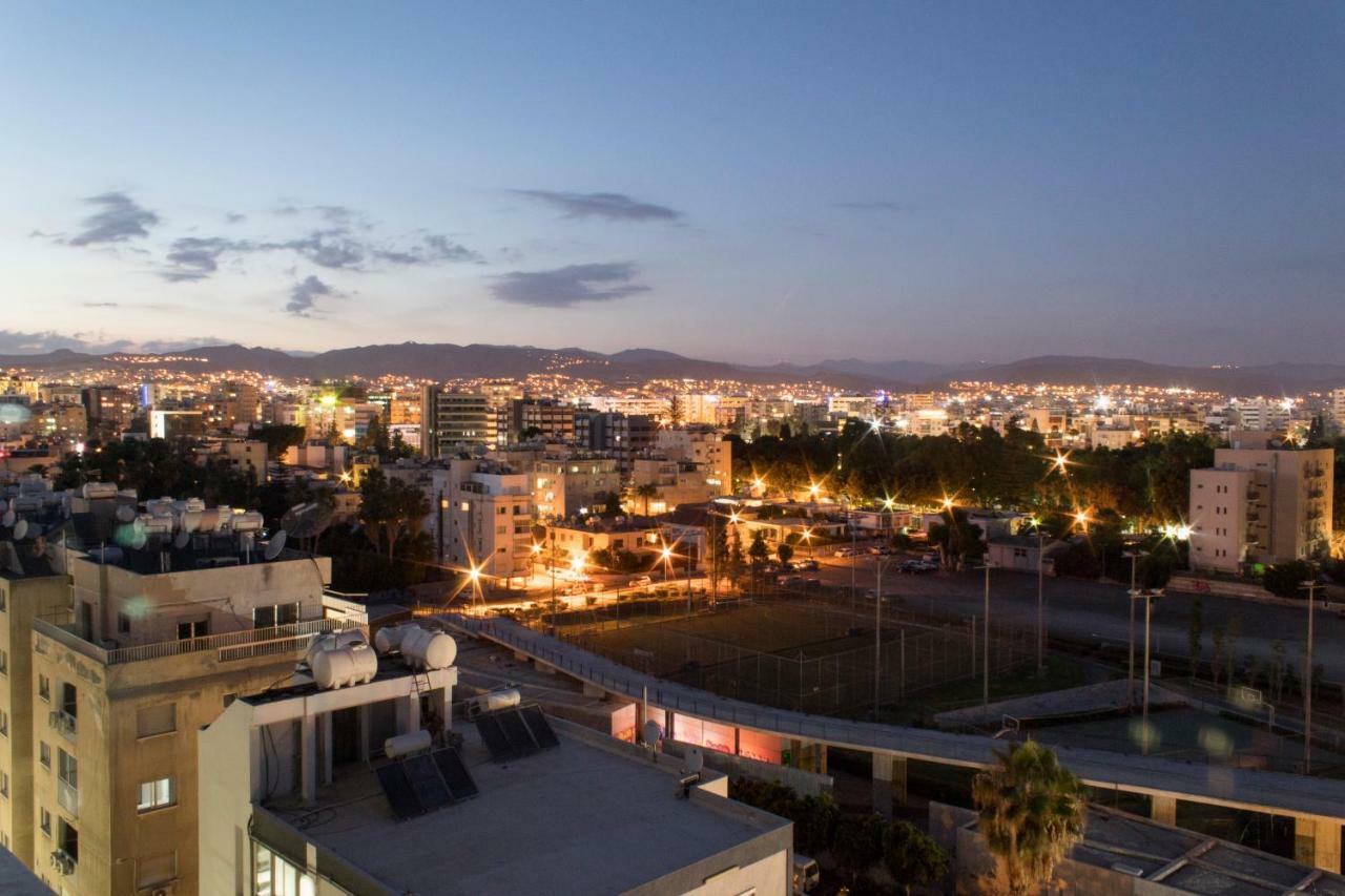 Eden Beach Apartment 611 リマソール エクステリア 写真
